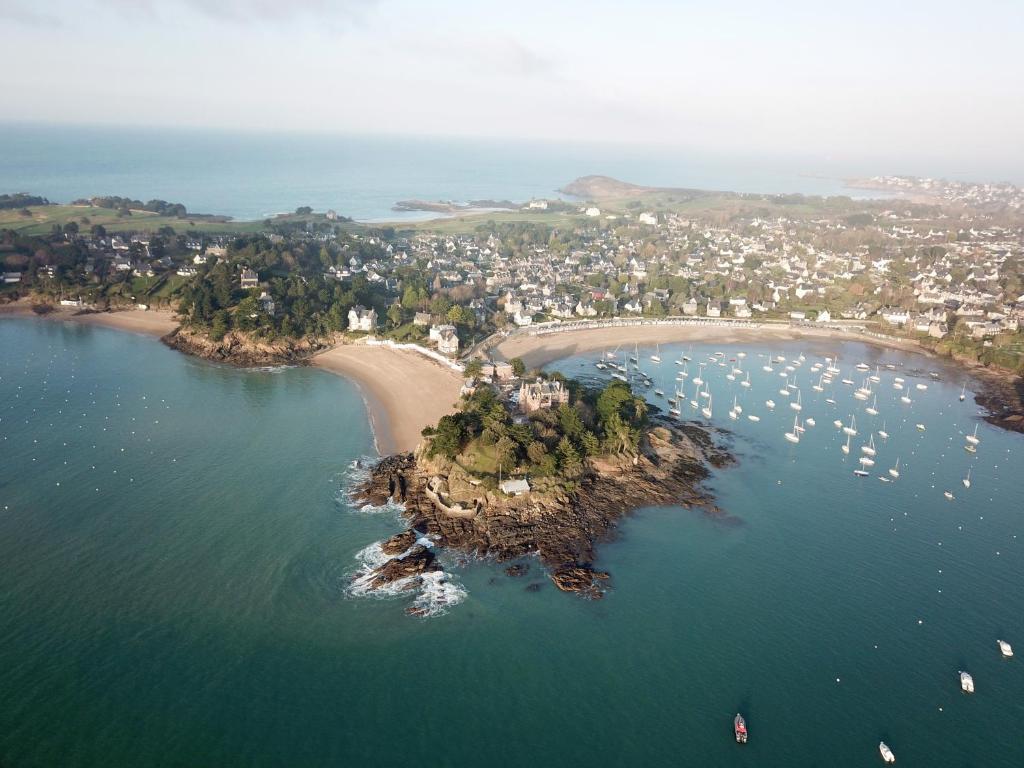 hotel bord de mer bretagne